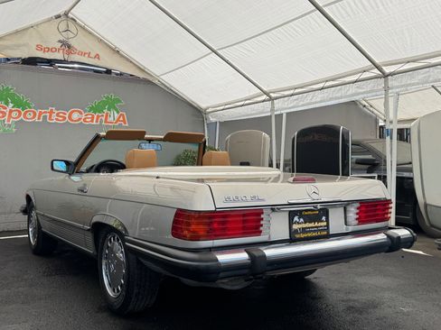 Used 1988 Mercedes-Benz 560 SL image 6
