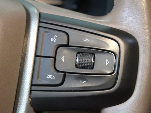 Used 2022 GMC Yukon XL Denali image 24