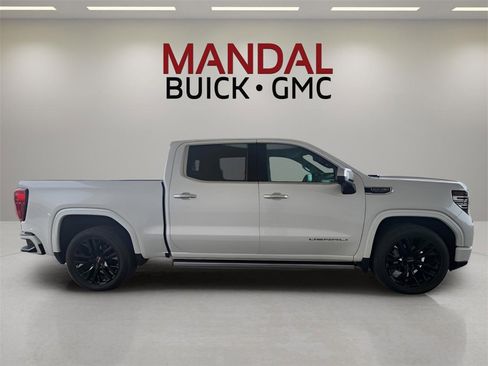 Used 2022 GMC Sierra 1500 Denali image 5