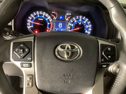Used 2018 Toyota 4Runner SR5 Premium AWD/4WD image 22