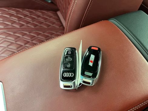 Used 2020 Audi S6 Premium Plus w/ S Sport Package AWD/4WD image 30