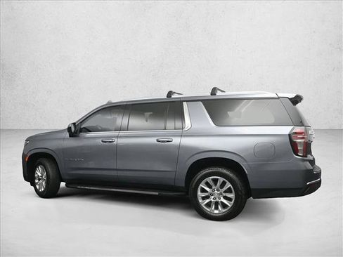 Used 2021 Chevrolet Suburban LT RWD image 6