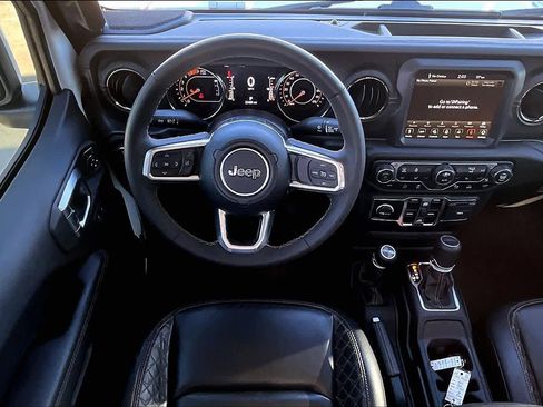 Certified 2023 Jeep Gladiator Overland image 9