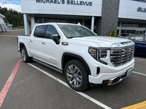 Used 2023 GMC Sierra 1500 Denali w/ Denali Reserve Package AWD/4WD image 4