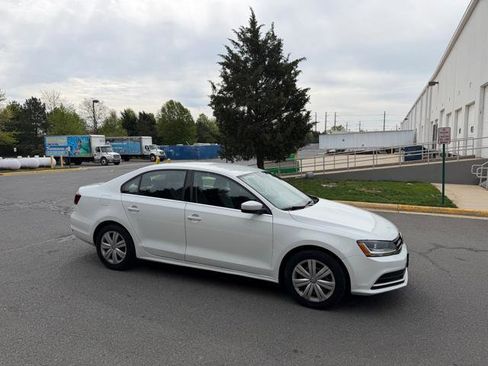 Used 2017 Volkswagen Jetta S image 7