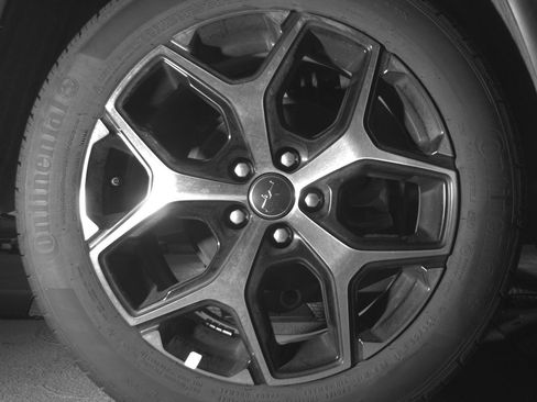 Used 2025 Jeep Compass Limited image 15