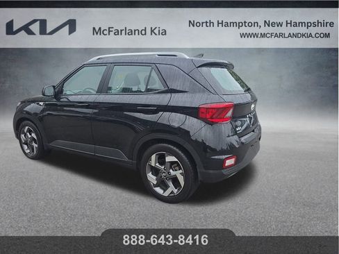 Used 2022 Hyundai Venue SEL image 5