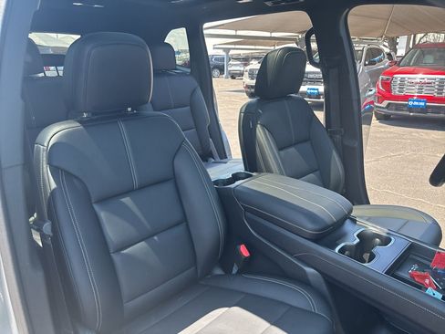 Used 2026 GMC Acadia Elevation w/ Black Edition FWD image 24