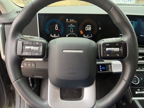 Used 2025 Hyundai Santa Fe SEL AWD/4WD image 12