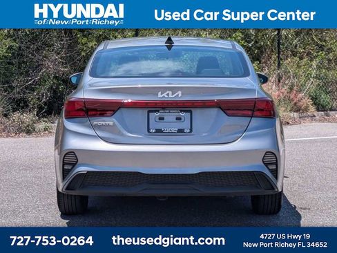 Used 2024 Kia Forte LXS FWD image 4