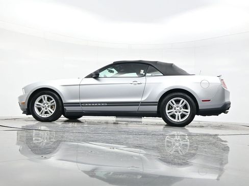 Used 2011 Ford Mustang V6 w/ 101A Rapid Spec Order Code image 46
