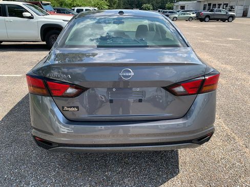 New 2026 Nissan Altima 2.5 SV FWD image 4