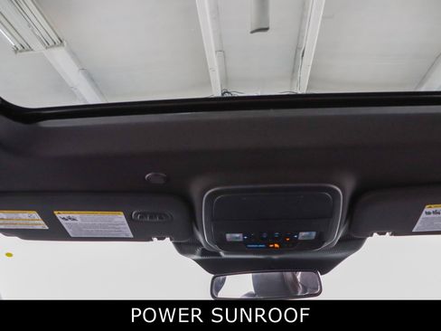 Used 2025 Ford Explorer ST image 21