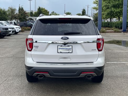 Used 2018 Ford Explorer XLT w/ Equipment Group 202A AWD/4WD image 8