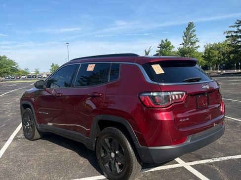 Used 2022 Jeep Compass Latitude w/ Sun and Sound Group AWD/4WD image 7