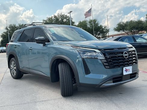 New 2026 Nissan Pathfinder SL AWD/4WD image 3