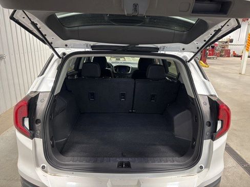 Certified 2024 GMC Terrain SLE image 9