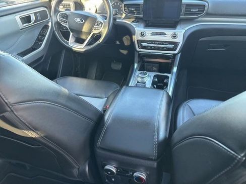 Used 2022 Ford Explorer XLT w/ Equipment Group 202A image 42