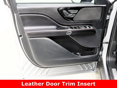 Used 2024 Lincoln Aviator 2WD w/ Premium Package image 12