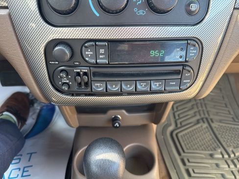 Used 2004 Chrysler Sebring GTC image 14