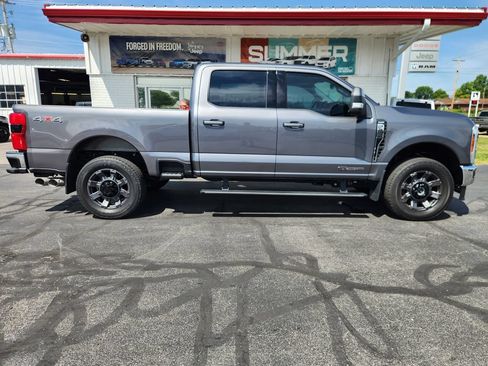 Used 2023 Ford F250 Lariat AWD/4WD image 2