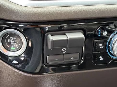 Used 2022 GMC Sierra 1500 SLT w/ SLT Premium Plus Package AWD/4WD image 20