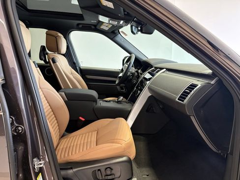 New 2026 Land Rover Discovery Dynamic SE AWD/4WD image 21