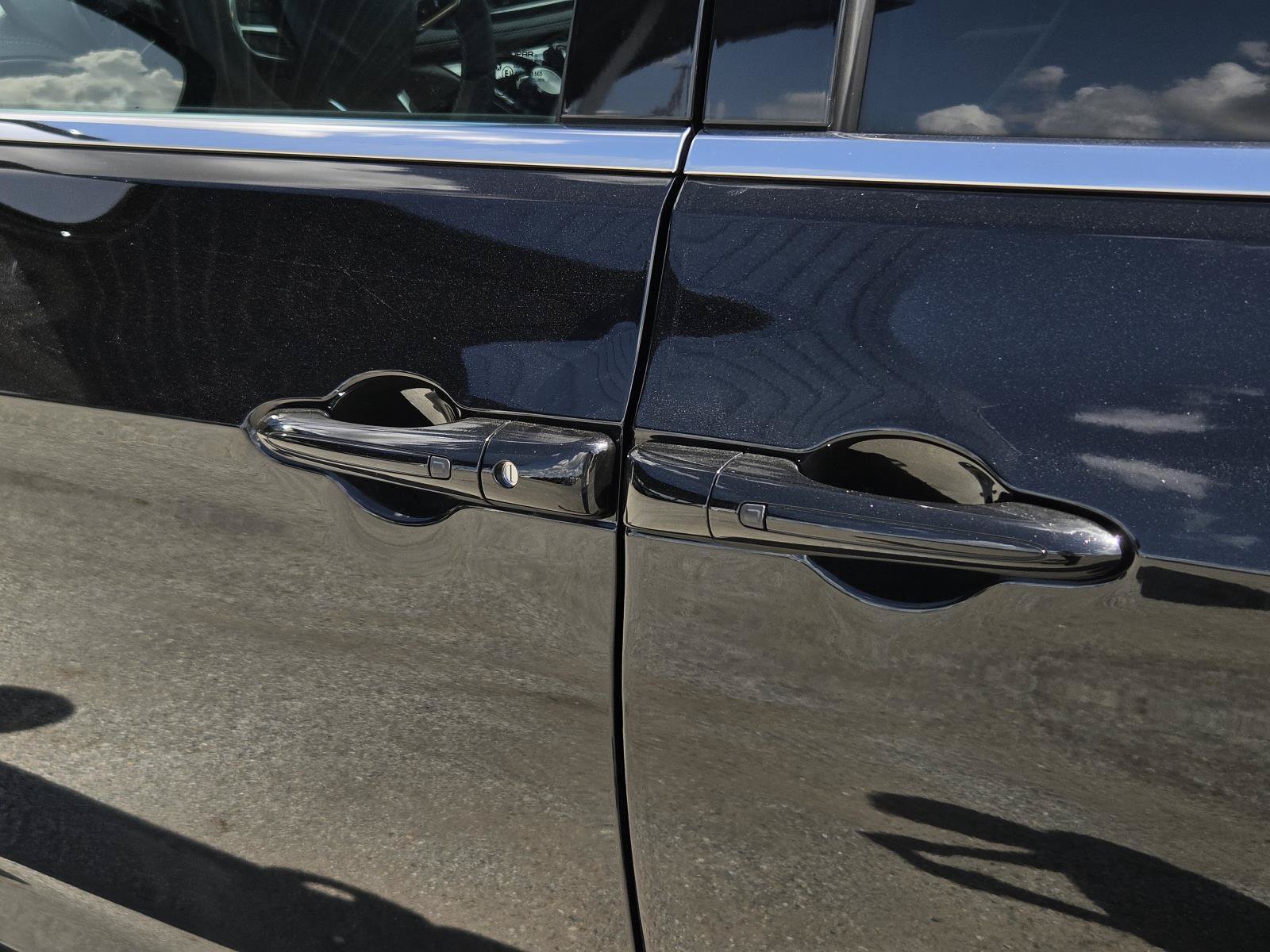 New 2027 Chrysler Pacifica Select FWD image 5