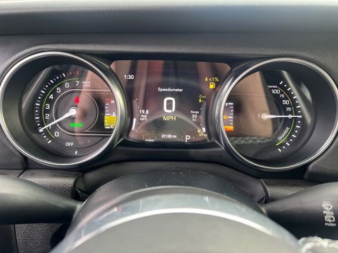 Certified 2022 Jeep Wrangler Unlimited Sahara w/ Cold Weather Group image 6