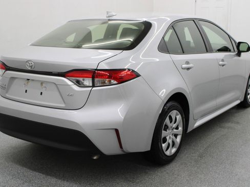 Used 2023 Toyota Corolla LE image 5