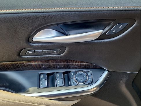 Certified 2025 Cadillac XT4 Premium Luxury w/ Technology Package AWD/4WD image 15