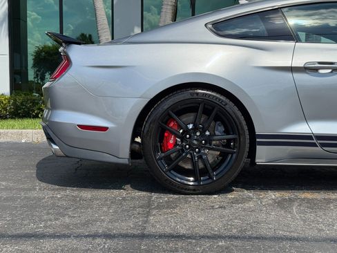 Used 2022 Ford Mustang Shelby GT500 w/ Handling Package RWD image 5