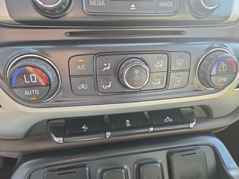 Used 2017 GMC Sierra 1500 SLT w/ SLT Premium Package AWD/4WD image 29