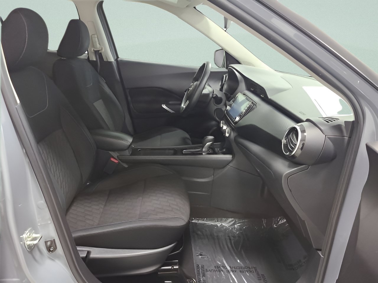 Used 2023 Nissan Kicks SV FWD image 12