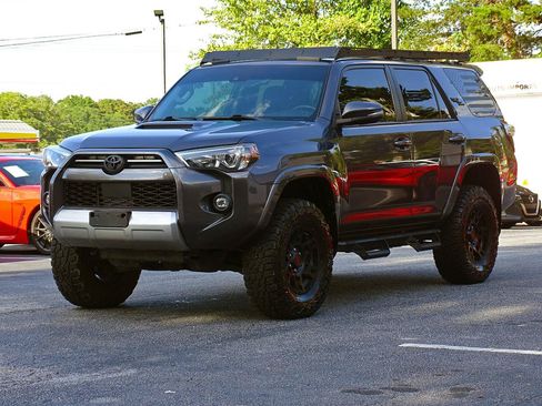 Used 2021 Toyota 4Runner TRD Off-Road Premium w/ Moonroof Package AWD/4WD image 6
