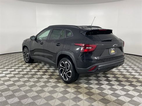 New 2026 Chevrolet Trax RS w/ Sunroof Package image 21