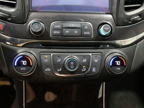 Used 2014 Chevrolet Impala LT w/ Premium Seating Package FWD image 28
