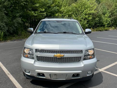 Used 2012 Chevrolet Suburban LTZ AWD/4WD image 4