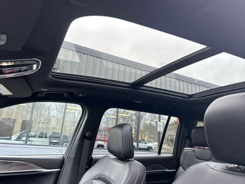 Used 2025 Jeep Grand Cherokee L Limited w/ Black Appearance Package image 34