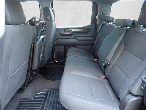 Used 2022 Chevrolet Silverado 1500 LT AWD/4WD image 8