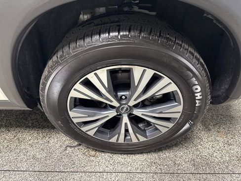 Used 2022 Nissan Rogue SV AWD/4WD image 17