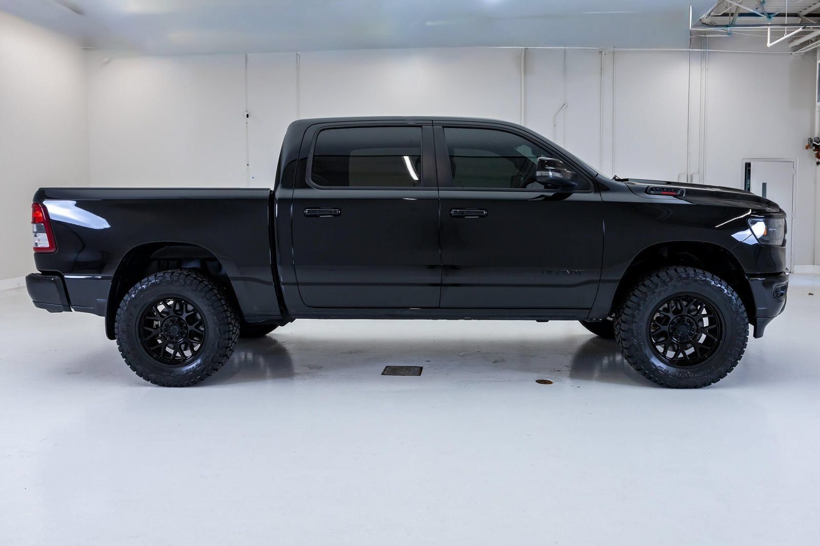 Used 2023 RAM 1500 Big Horn AWD/4WD image 11