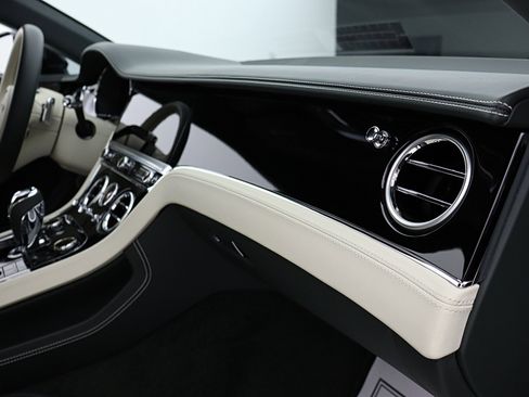 Used 2024 Bentley Continental GT V8 image 37