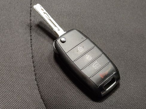 Used 2016 Kia Soul FWD image 32