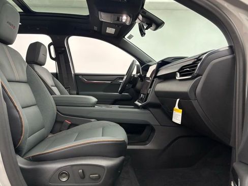 New 2026 GMC Acadia AT4 w/ Luxury Package image 36