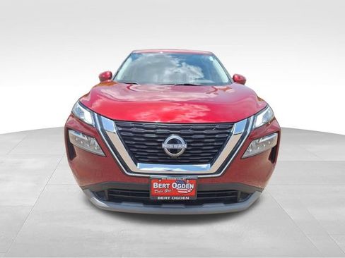 Certified 2023 Nissan Rogue SV FWD image 2