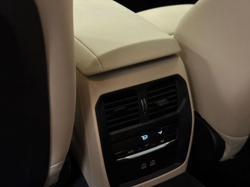 Used 2025 BMW 330i xDrive Sedan AWD/4WD image 16