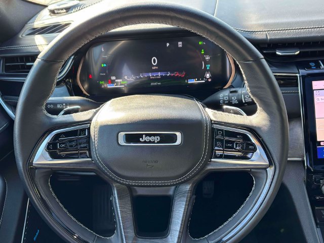 Used 2024 Jeep Grand Cherokee Overland w/ Advanced Protech Group III AWD/4WD image 29