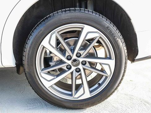 Used 2025 Audi Q3 2.0T Premium image 13