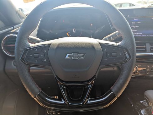 Used 2025 Chevrolet Trax RS w/ Driver Confidence Package FWD image 15